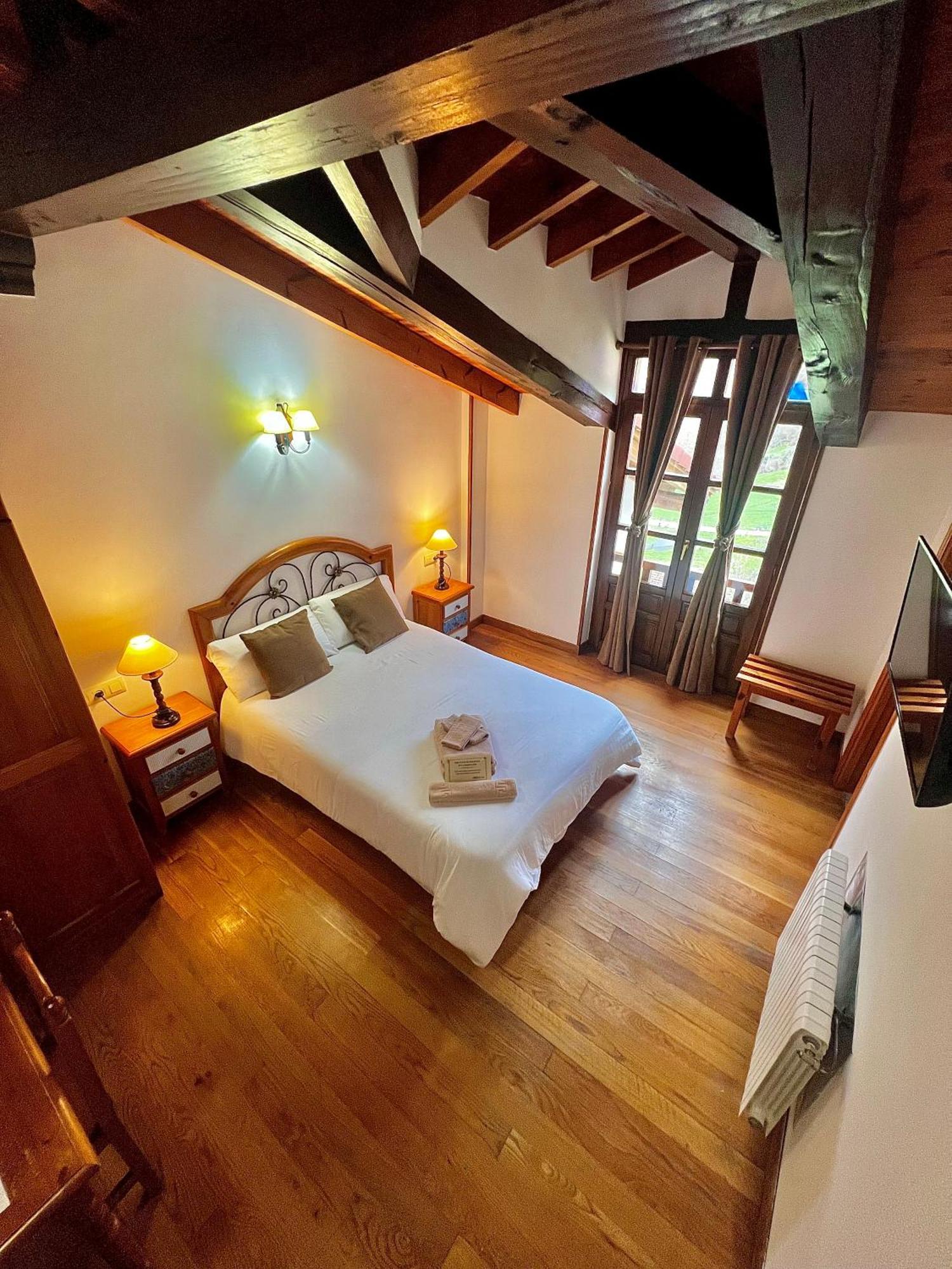 Hotel Rural El Sestil Dobres エクステリア 写真