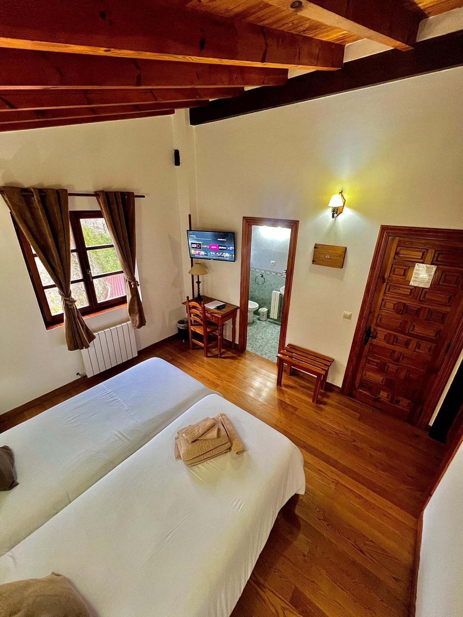 Hotel Rural El Sestil Dobres エクステリア 写真